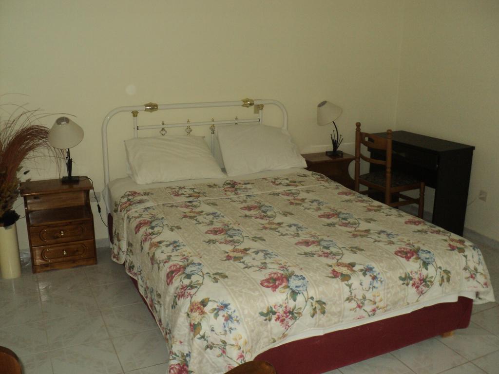 Miloi Rooms And Apartments Zimmer foto
