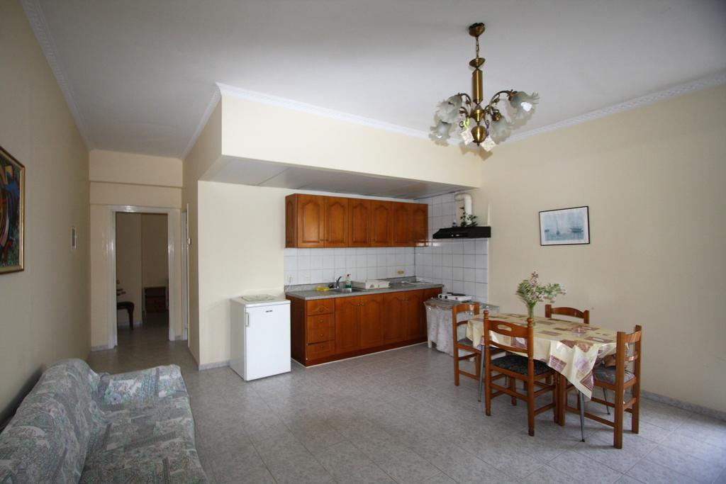 Miloi Rooms And Apartments Exterior foto